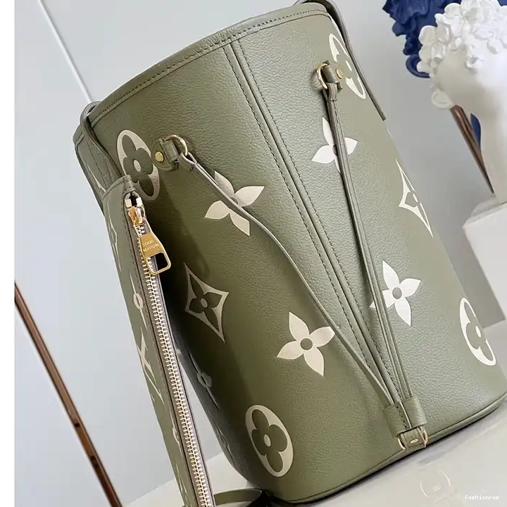 Fashionrepsfam ru 2309YA0007 LV Bag 0702